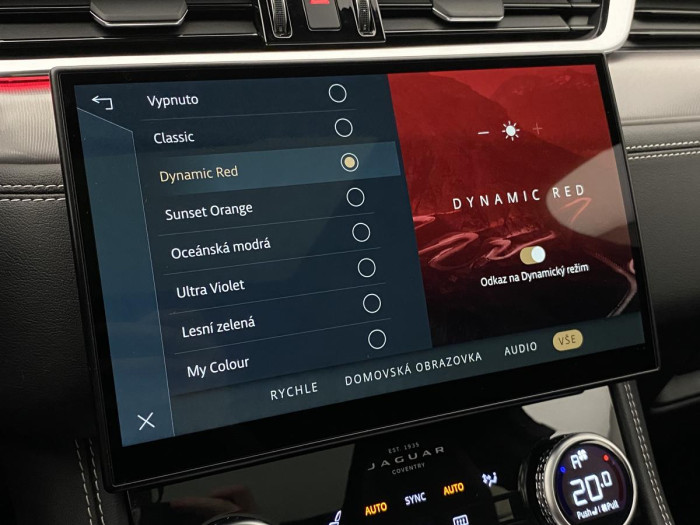 Jaguar F-Pace P400e R-DYNAMIC SE REZERVACE 2.0 Dynamic SE