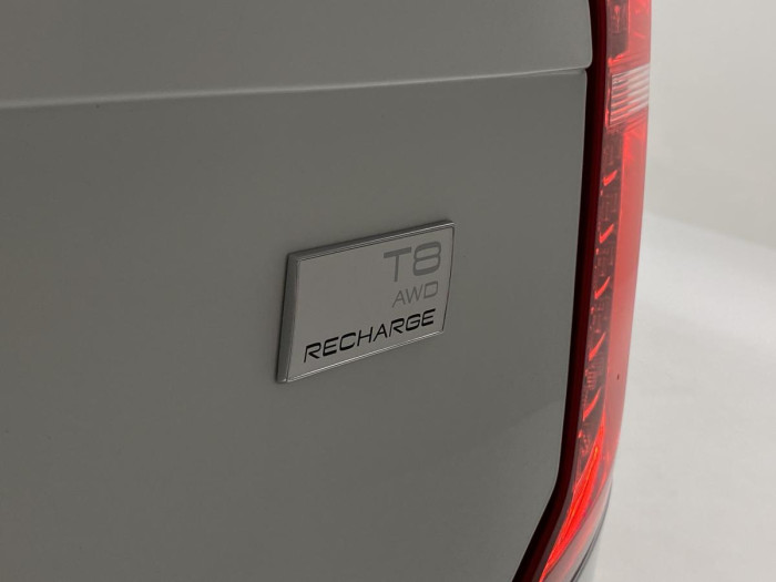 Volvo XC90 T8 AWD RECHARGE REZERVACE