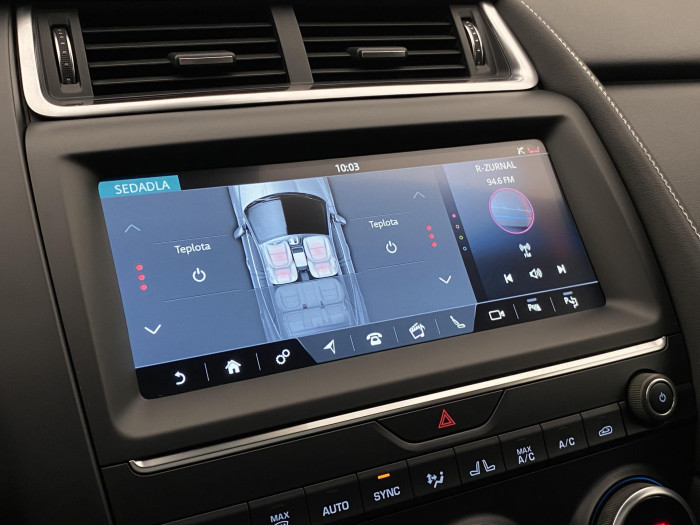 Jaguar E-Pace AWD R-DYNAMIC SE REZERVACE 2.0 Dynamic SE