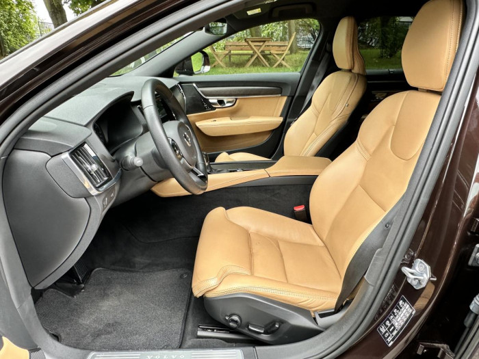 Volvo V90 CROSS COUNTRY D5 AWD REZERVACE 2.0 d