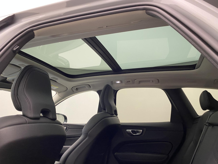 Volvo XC60 T6 AWD PLUG-IN DARK PLUS CZ