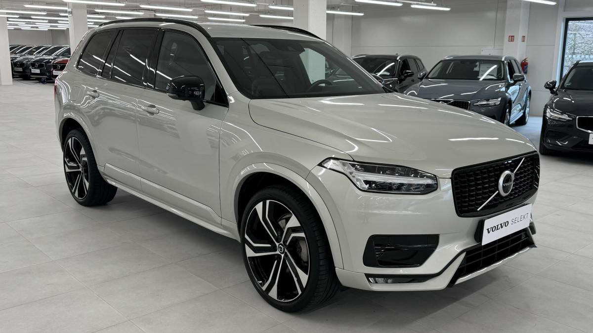 Volvo XC90 B5 AWD R-DESIGN AUT REZERVACE