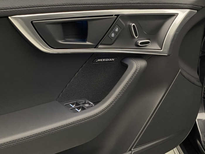 Jaguar F-Type P300 CABRIOLET RWD