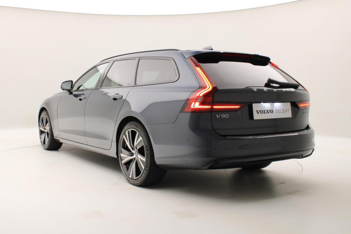 Volvo V90 B4 AWD ULTIMATE AUT REZERVACE