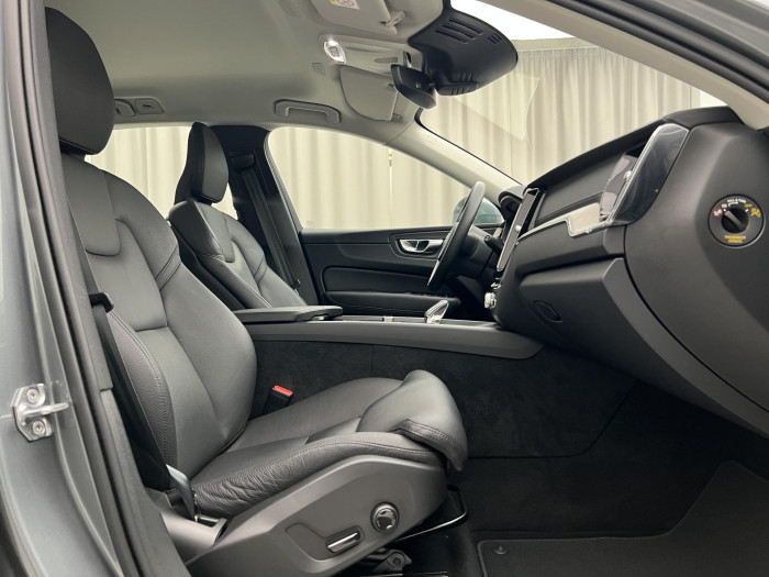 Volvo XC60 B5 AWD INSCRIPTION AUT CZ