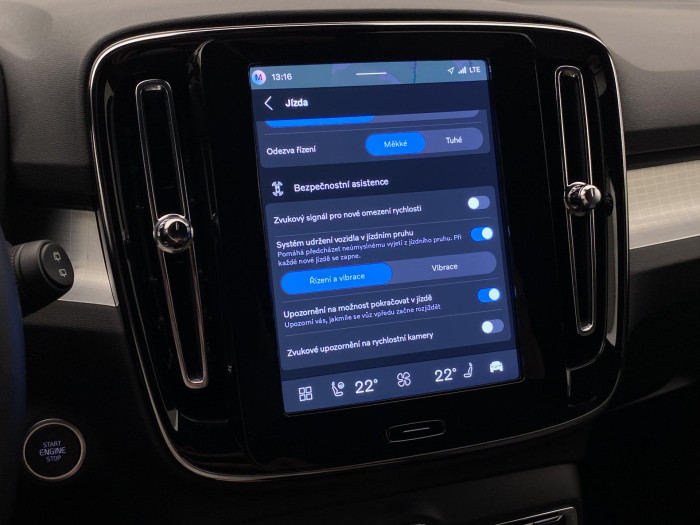 Volvo XC40 B3 DARK PLUS AUT CZ