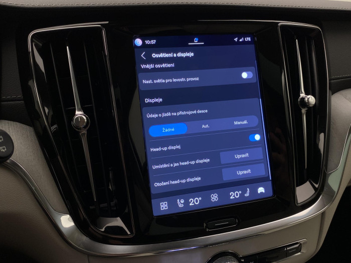 Volvo V60 T8 AWD PLUG-IN BRIGHT ULTRA CZ