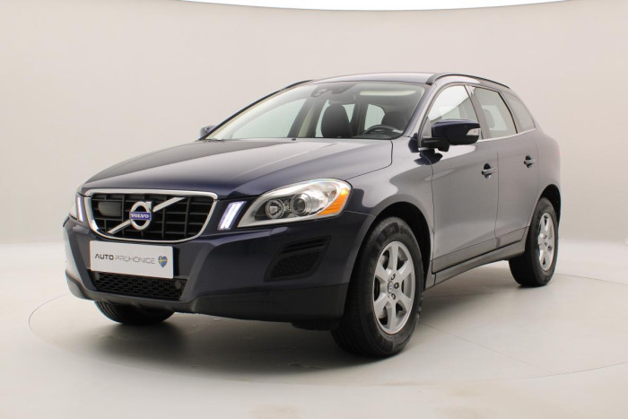Volvo XC60 D5 AWD MOMENTUM REZERVACE 2.4 d Momentum