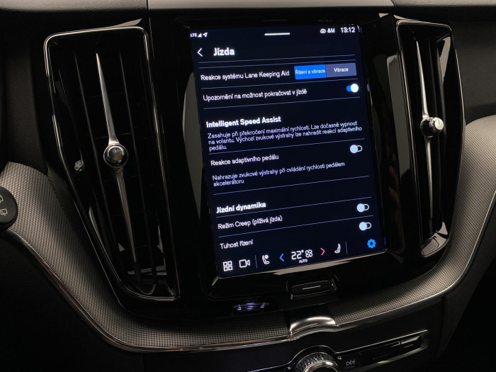 Volvo XC60 T8 AWD PLUG-IN PLUS REZERVACE