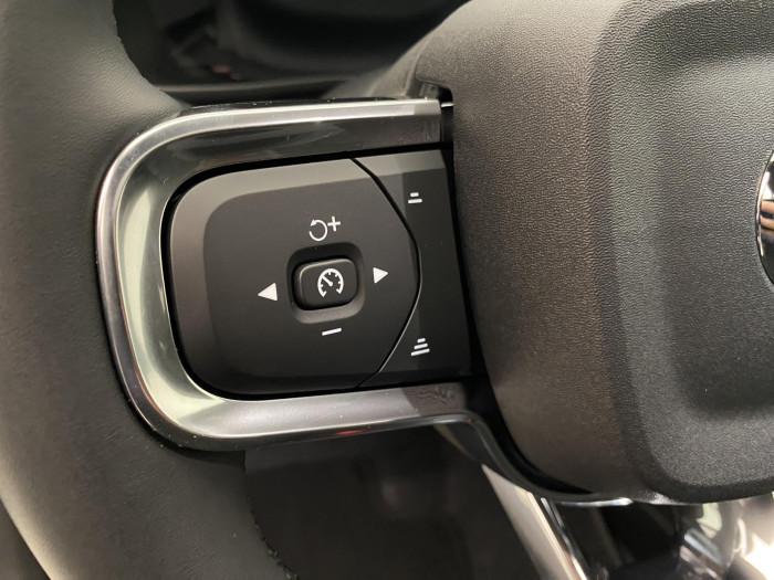 Volvo XC40 B3 AUT DARK PLUS