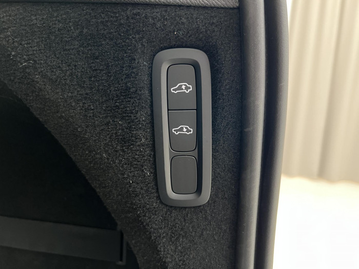 Volvo XC90 B5 AWD ULTRA BRIGHT 7MÍST CZ