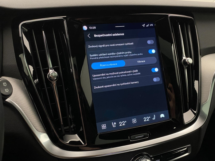 Volvo V60 B4 AUT DARK PLUS