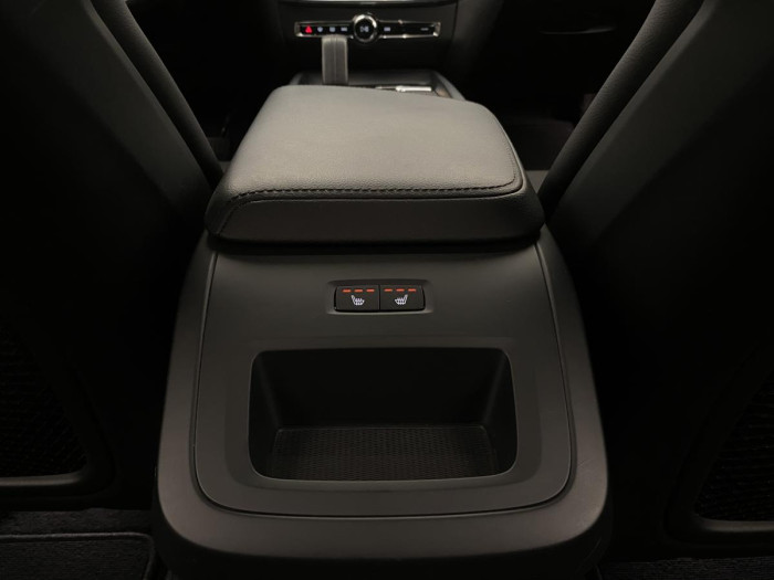 Volvo V60 B4 MOMENTUM AUT REZERVACE 2.0 Momentum