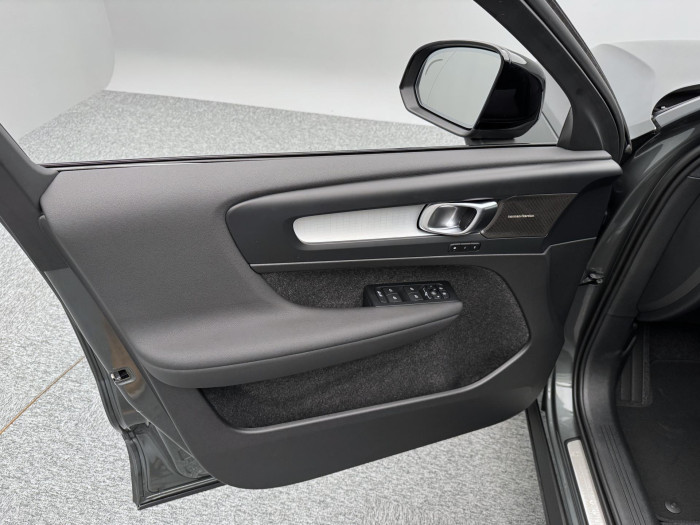 Volvo XC40 B3 AUT DARK ULTRA