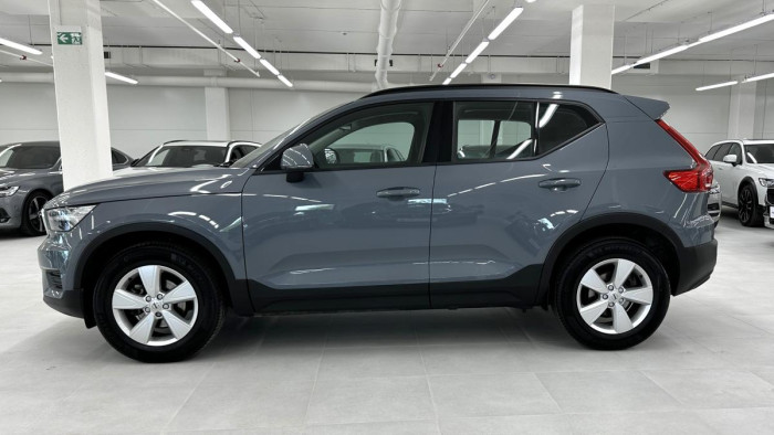 Volvo XC40 T2 CORE AUT REZERVACE