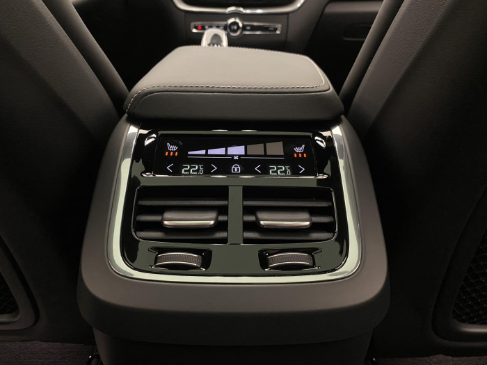 Volvo XC60 B5 AWD PLUS BLACK EDITION AUT