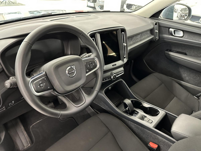 Volvo XC40 T2 CORE AUT REZERVACE