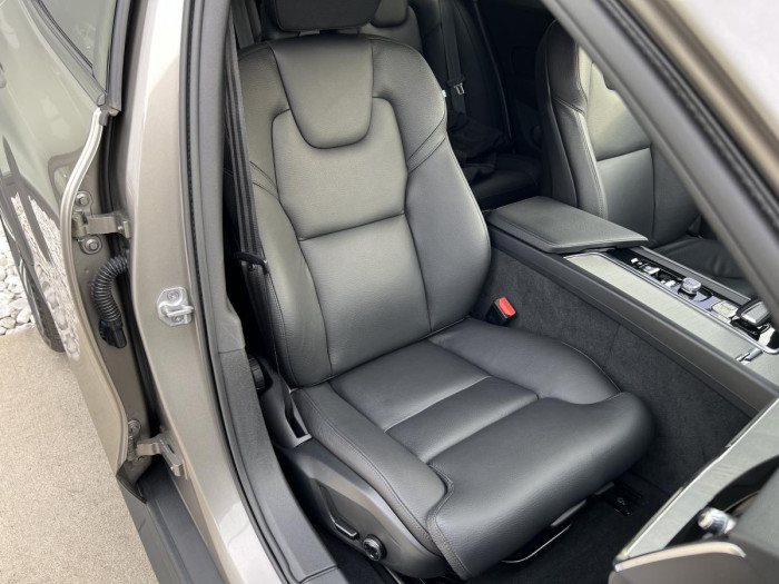 Volvo V60 CROSS COUNTRY B4 AWD Aut 1.maj