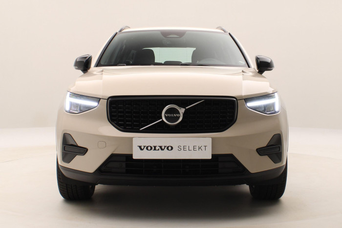 Volvo XC40 B3 PLUS DARK AUT CZ