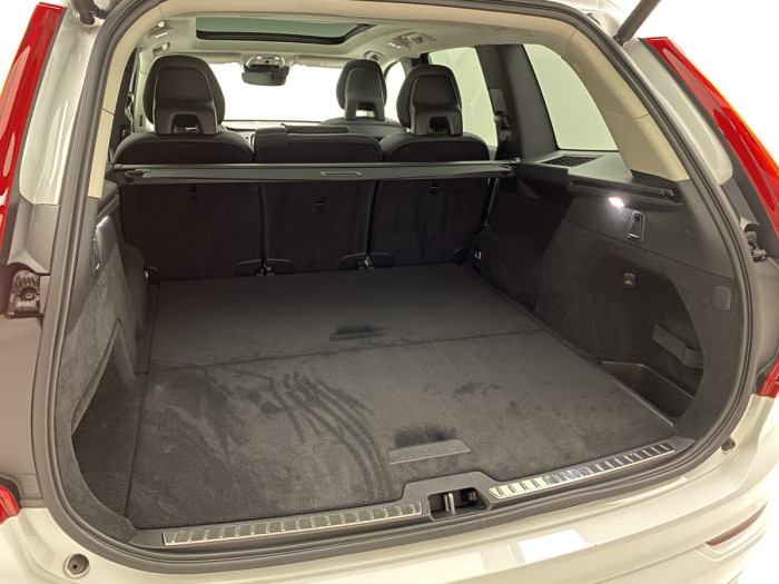 Volvo XC90 B5 AWD MOMENTUM REZERVACE 2.0 Momentum