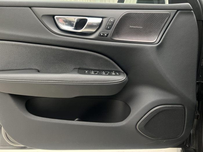 Volvo V60 CC B4 AWD PLUS AUT 1.maj.