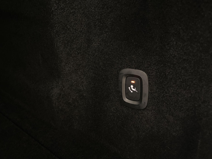 Volvo XC60 B4 AWD DARK PLUS AUT CZ