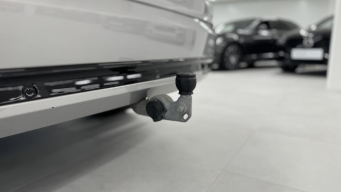 Volvo XC90 B5 AWD ULTIMATE DARK REZERVACE