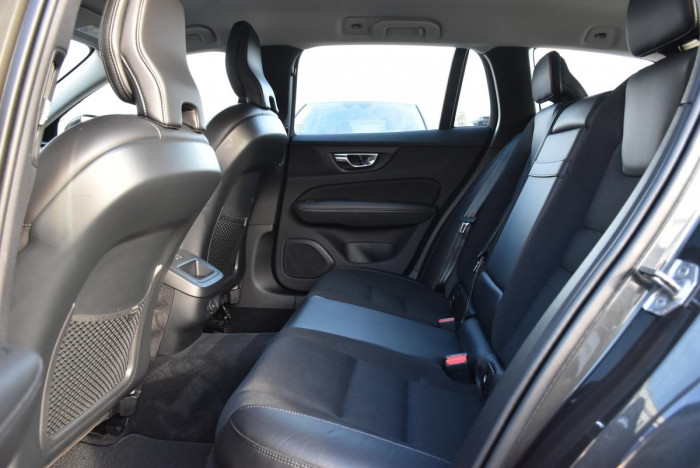 Volvo V60 B4 MOMENTUM ADVANCED REZERVACE 2.0 Momentum