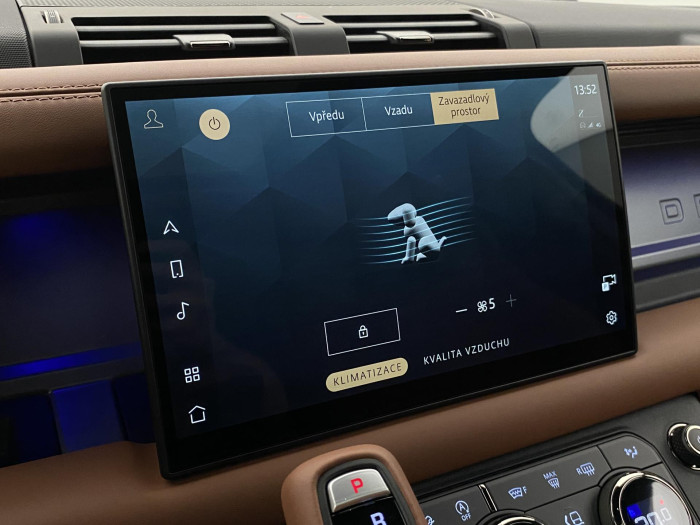 Land Rover Defender P635 OCTA AWD AUT