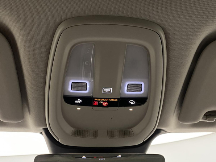 Volvo XC60 B4 MOMENTUM AUT REZERVACE 2.0 Momentum
