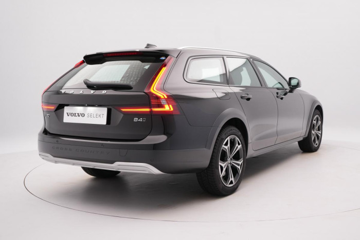 Volvo V90 B4 AWD PLUS AUT