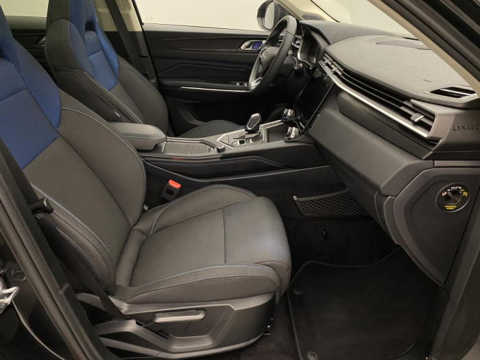 Lynk & Co 01 PHEV DCT AUT 1.maj. REZERVACE