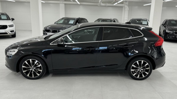 Volvo V40 D2 INSCRIPTION REZERVACE 2.0 d