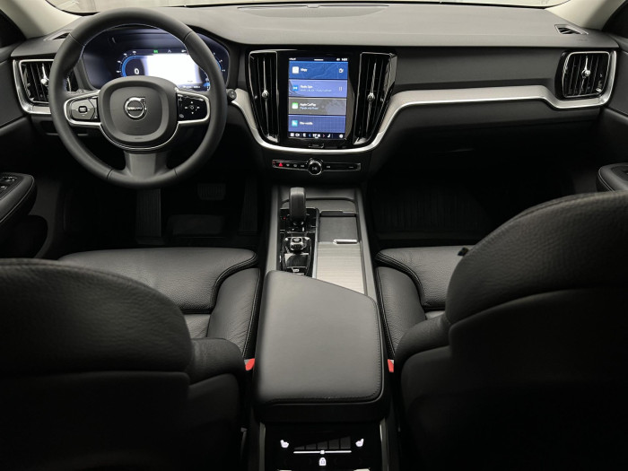 Volvo V60 B4 PLUS DARK AUT 1.maj.