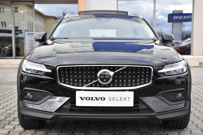 Volvo V60 CC B5 AWD ULTIMATE REZERVACE 2.0 CC CC
