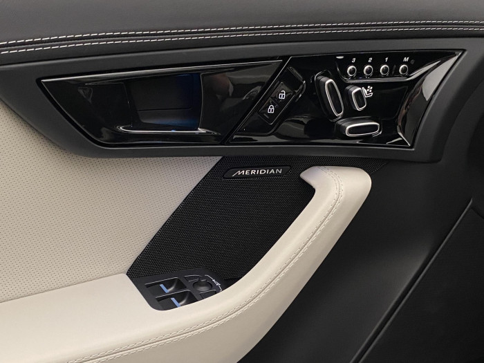 Jaguar F-Type P450 CABRIOLET 75 REZERVACE