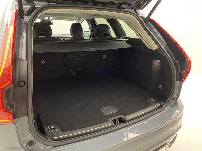 Volvo XC60 B4 AWD DARK PLUS AUT