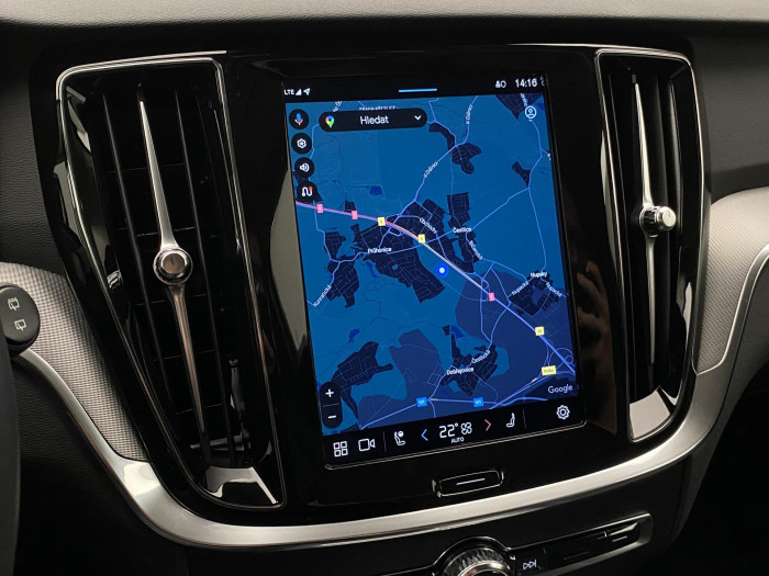 Volvo V60 B4 DARK PLUS AUT 1.maj