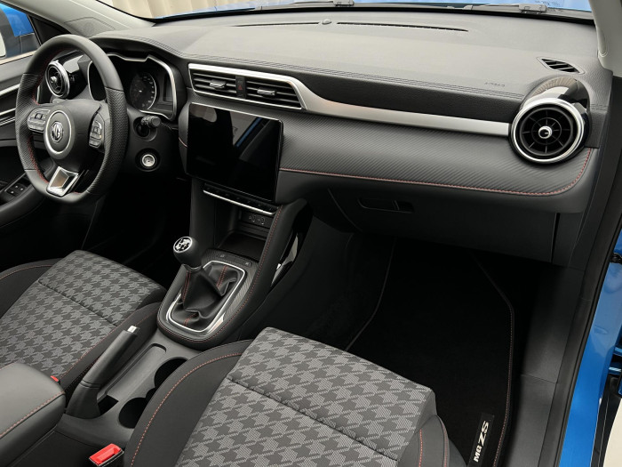 MG ZS 1.5 ESSENTIAL PLUS CZ