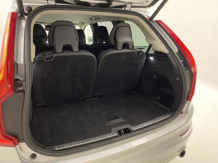 Volvo XC90 D5 AWD MOMENTUM AUT 7míst 2.0 d Momentum