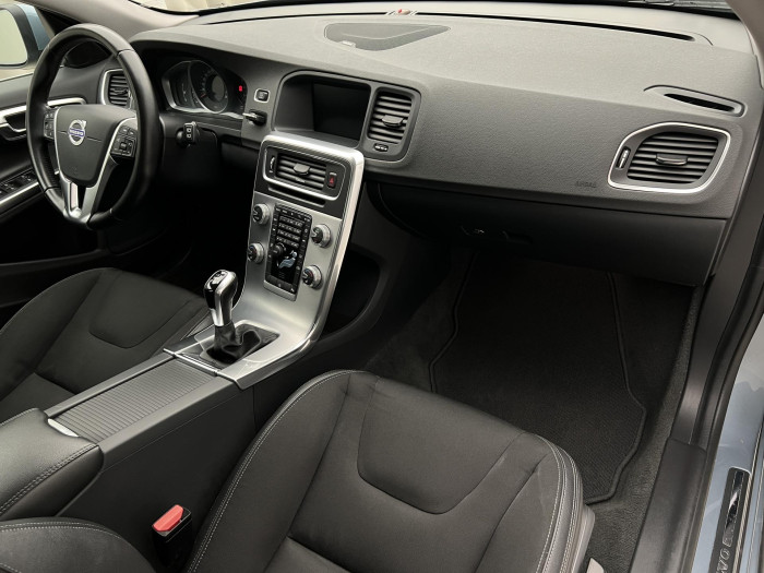 Volvo V60 D2 MOMENTUM 2.0 d Momentum