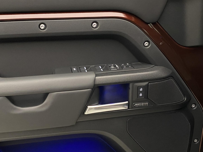 Land Rover Defender 110 D300 SEDONA REZERVACE 3.0 d