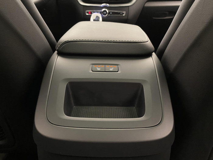 Volvo XC60 T6 AWD PLUG-IN DARK PLUS AUT