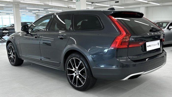 Volvo V90 CROSS COUNTRY T5 REZERVACE