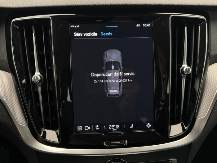 Volvo V60 B4 PLUS DARK CZ 1.maj