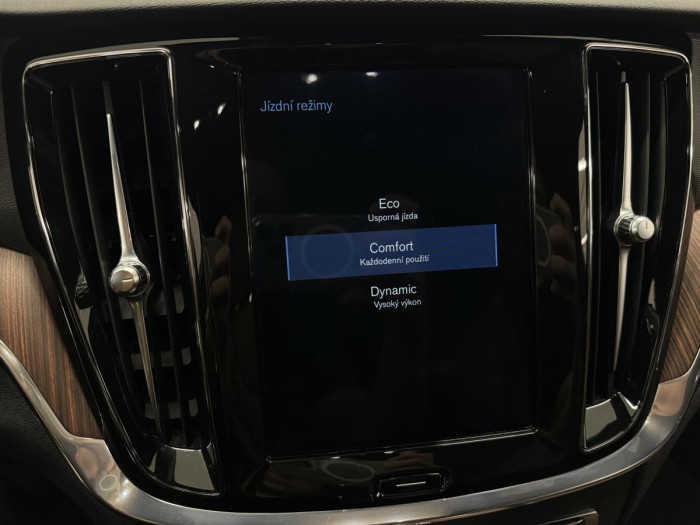 Volvo V60 D3 MOMENTUM PRO AUT REZERVACE 2.0 d Momentum