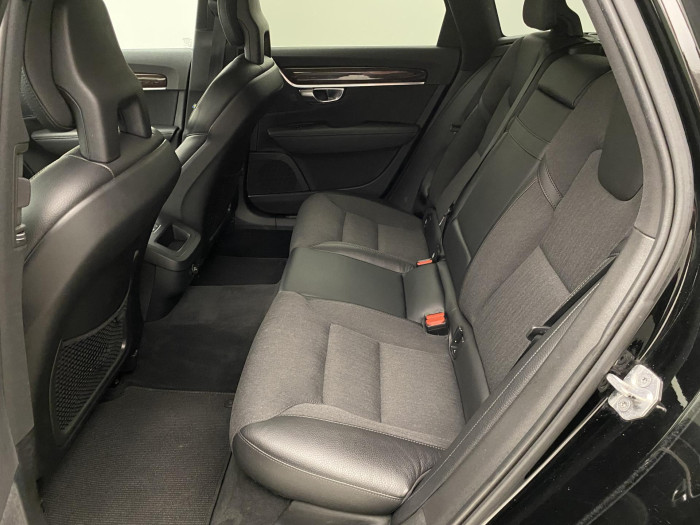 Volvo V90 T4 MOMENTUM AUT REZERVACE 2.0 Momentum