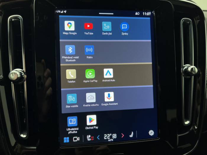 Volvo XC40 B3 ULTRA DARK AUT CZ 1.maj.