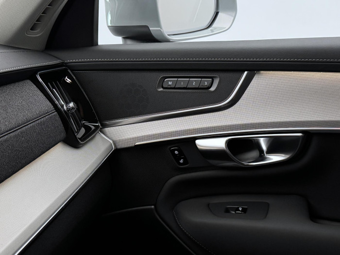 Volvo XC90 T8 AWD AUT RECHARGE CORE 7míst