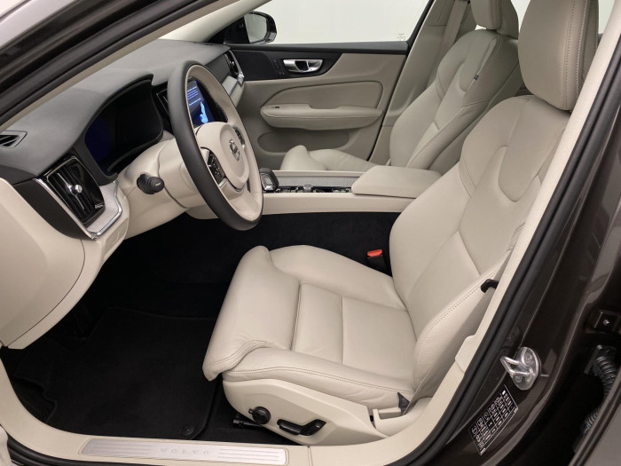 Volvo S60 B5 AWD DARK PLUS AUT CZ